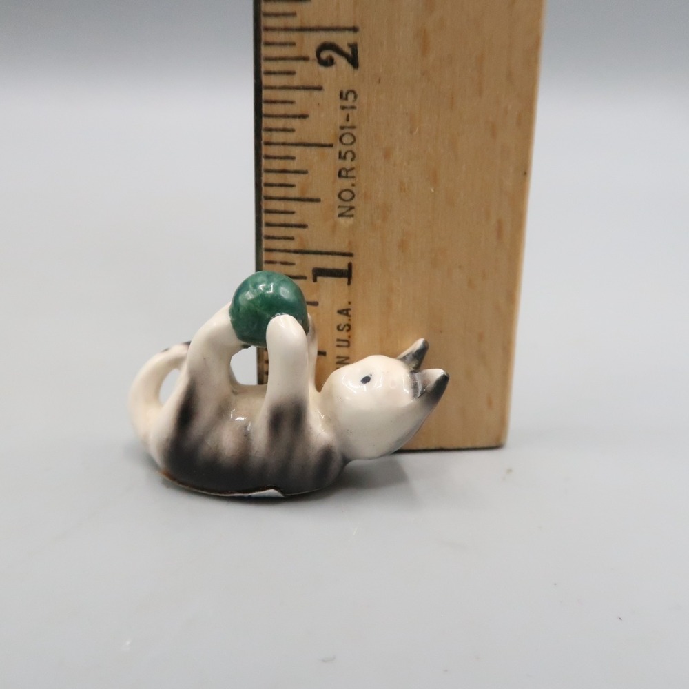 Lot of 3 Cocker Kitten Cat Figurine lot Sandcast Goebel Kitty Figures - Picture 7 of 9